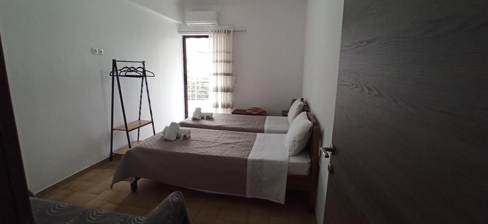 Modern Central Αpt 500M From The Beach. Chania  Exterior photo